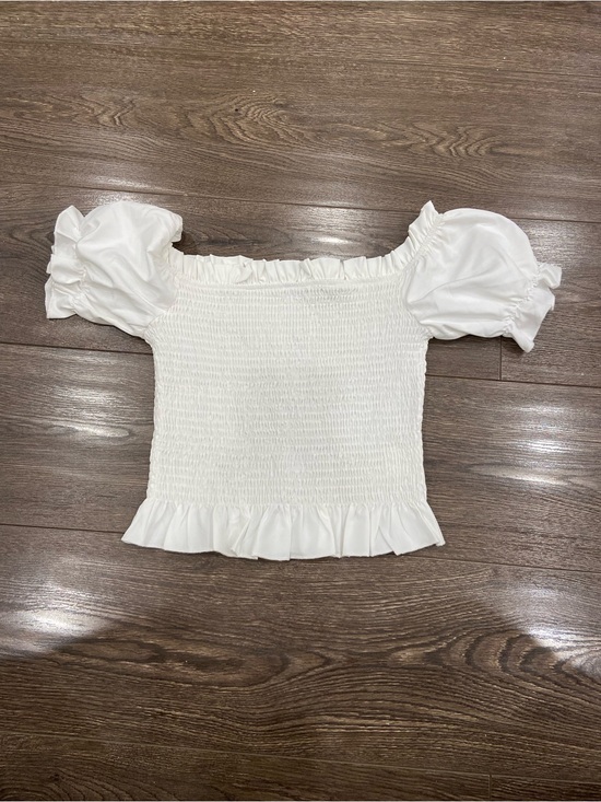 Lyaner Tops - White Smocked Puff-Sleeve Crop Top — Women's